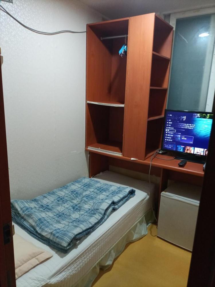 Auberge de jeunesse Mokhwatel à Busan Extérieur photo